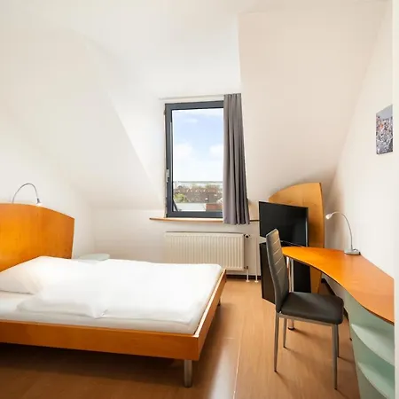 Hotel Mainstreet Frankfurt Airport 3*